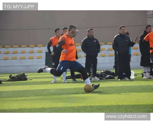 足球划线师的技艺与智慧如何改变比赛的格局与战术布局